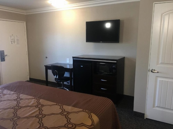 Hotel Seville - Ontario Airport/Chino image 15